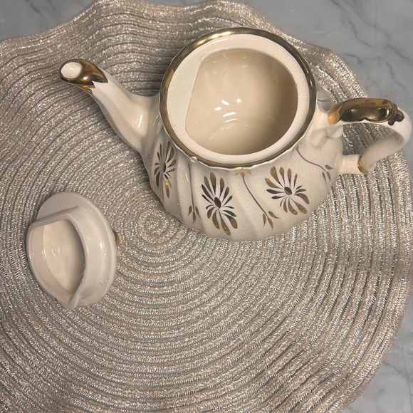 Vintage Sadler England 3147 P2 Teapot Crackle Glaze Gold Trim Cottagecore Chip - Picture 7 of 14